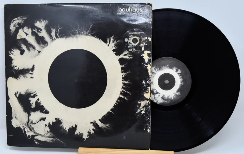 Bauhaus - The Sky's Gone Out