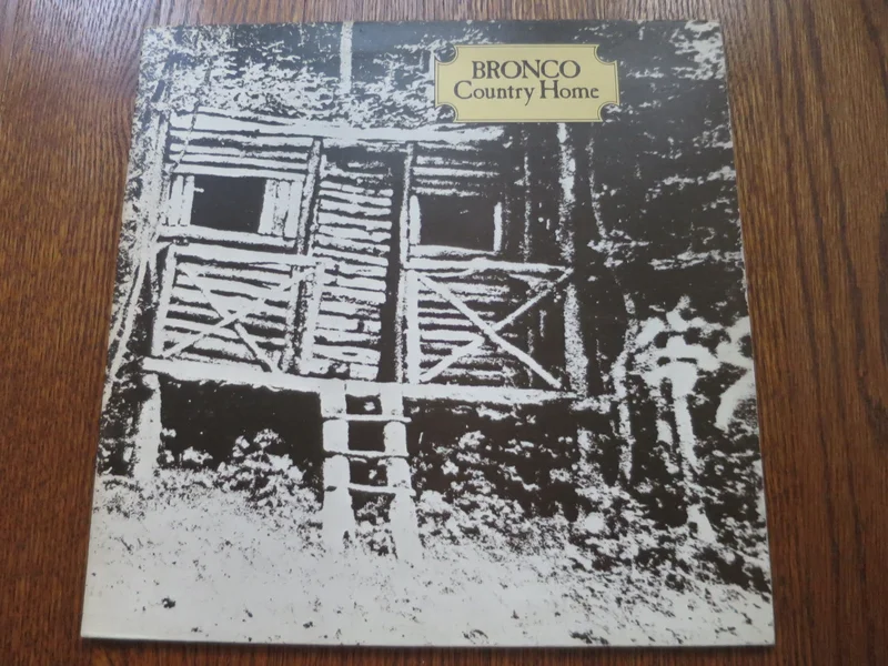 Bronco - Country Home