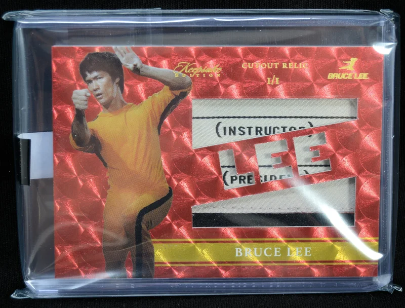 Bruce Lee - Keepsake Red Cutout Relic 1/1 Tag