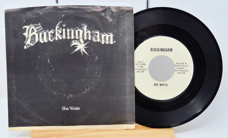 Buckingham - She Waits