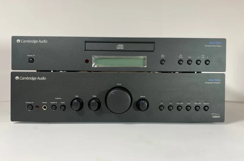 Cambridge Audio Azur 540A Stereo Amplifier & Azur 540C V2.0 CD Player