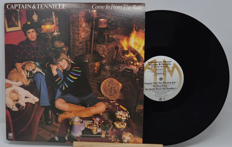 Captain & Tennille - Come In From The Rain
