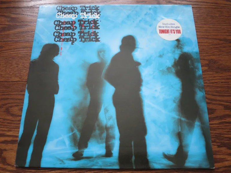 Cheap Trick - Standing On The Edge