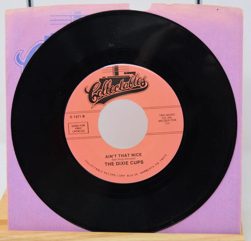 Dixie Cups, The - Chapel Of Love