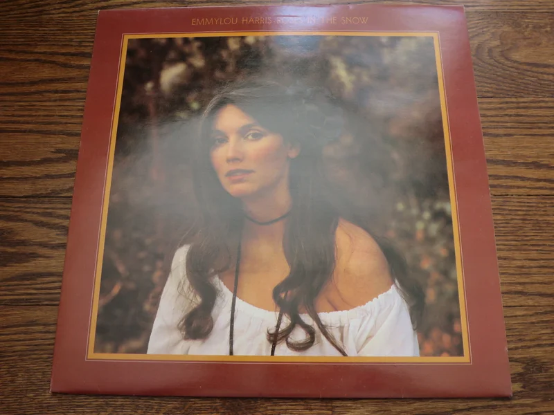 Emmylou Harris - Roses In The Snow