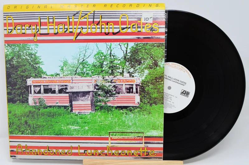 Hall & Oates - Abandoned Luncheonette (MFSL)