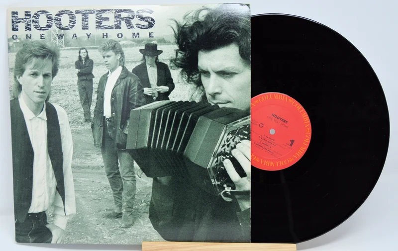 Hooters - One Way Home