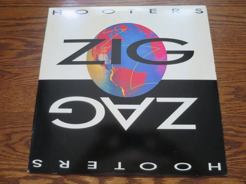 Hooters - Zig Zag