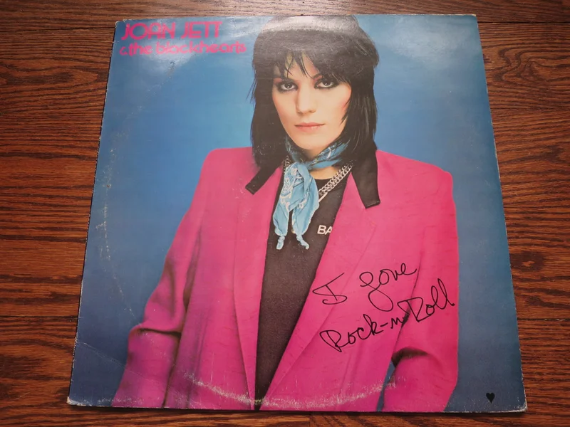 Joan Jett & The Blackhearts - I Love Rock N' Roll