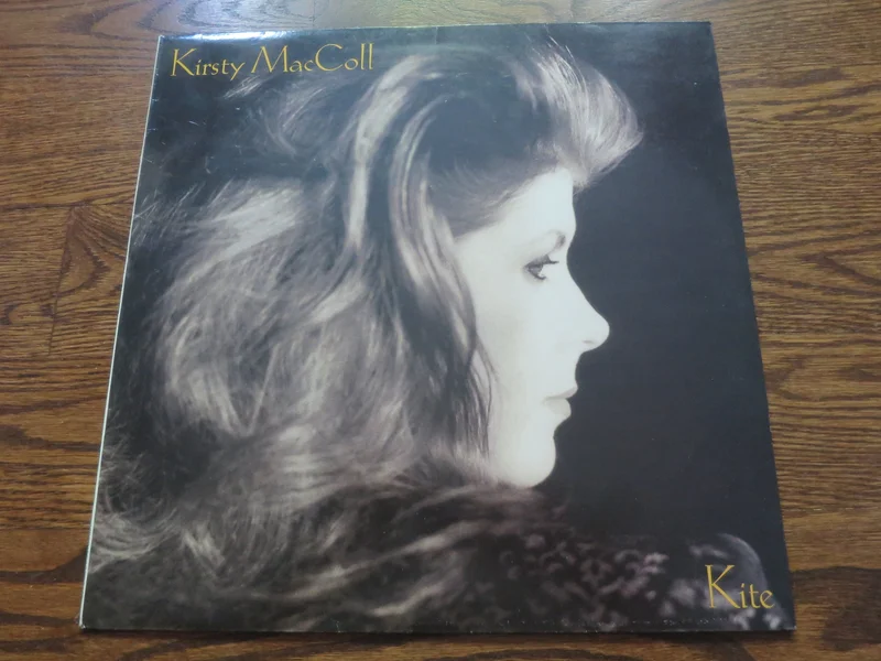 Kirsty MacColl - Kite