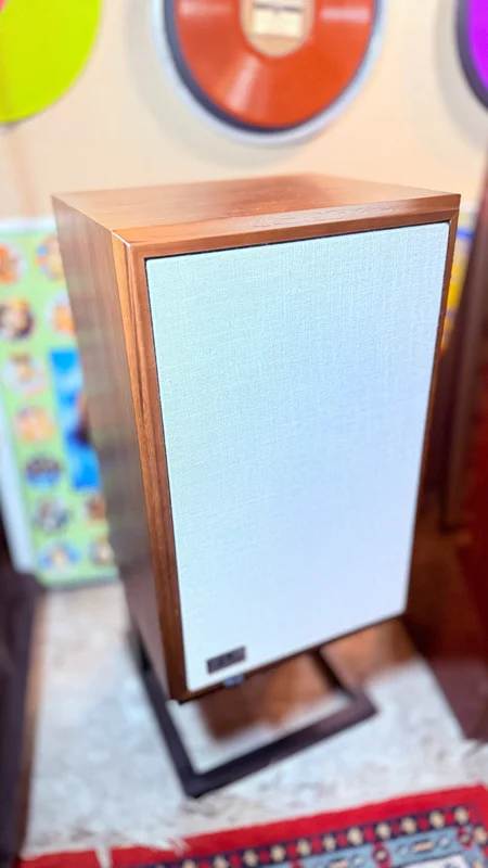 KLH Model (Pair) model Three 2-Way Bookshelf Loudspeakers. FREE Turntable with purchase.