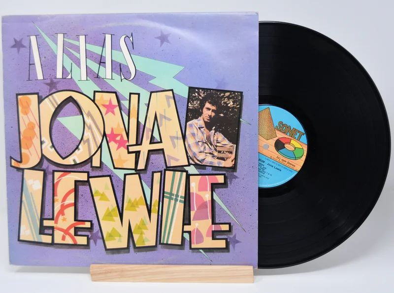 Lewie, Jona Alias