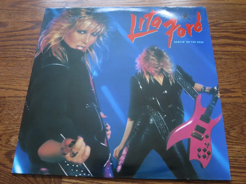 Lita Ford - Dancin' On The Edge
