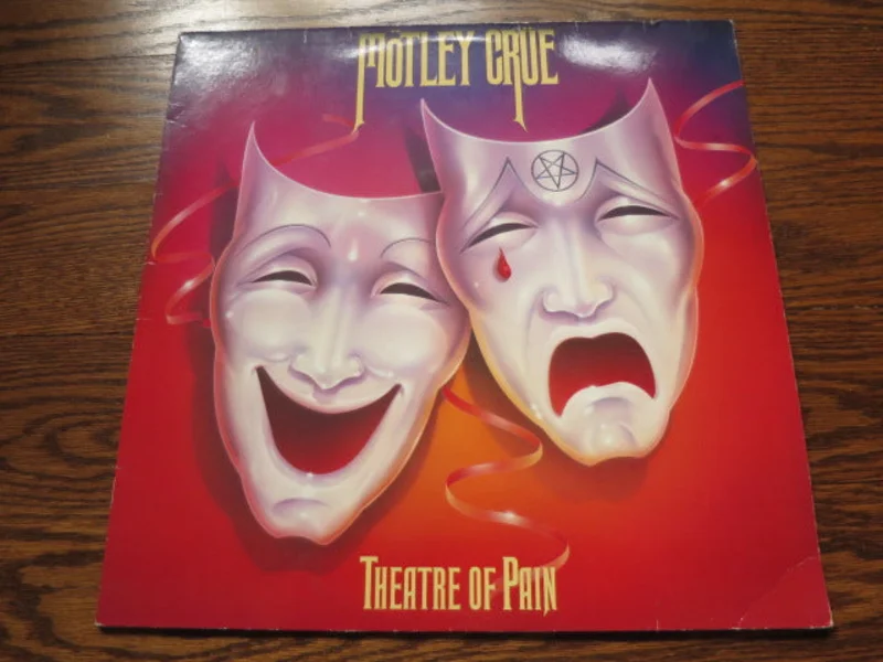 Motely Crue - Theatre Of Pain