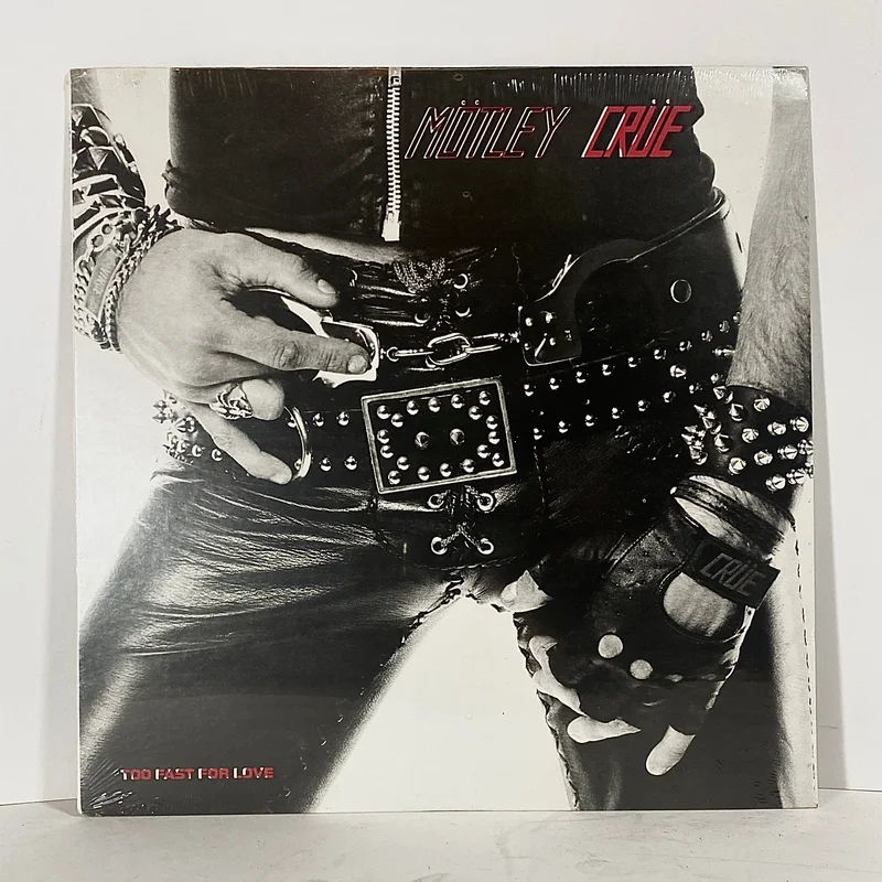 Motley Crue (1981)Too Fast For Love-Lp Leathur Records Lr/1281-2. 3rd Press(ULTRA RARE). Never before seen, Red SCREEN PRINT shift error (front cover)on Motley Crue lettering.