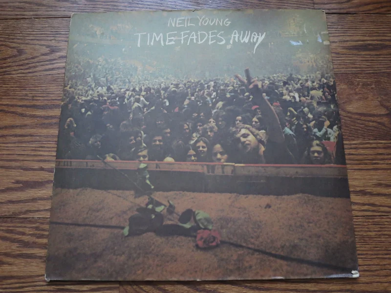 Neil Young - Time Faces Away