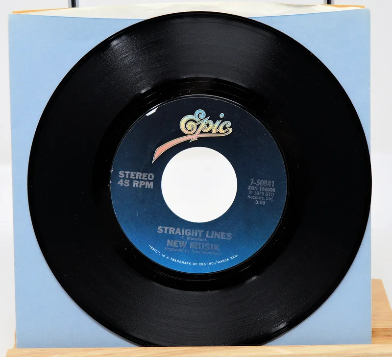 New Musik - Straight Lines