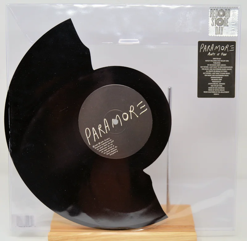 Paramore - Ain't It Fun