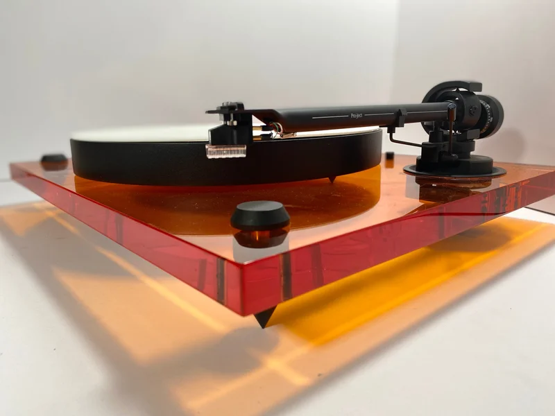 Pro-Ject  Experience 2 Acrylic Turntable with Ortofon MC-3 Turbo cartridge