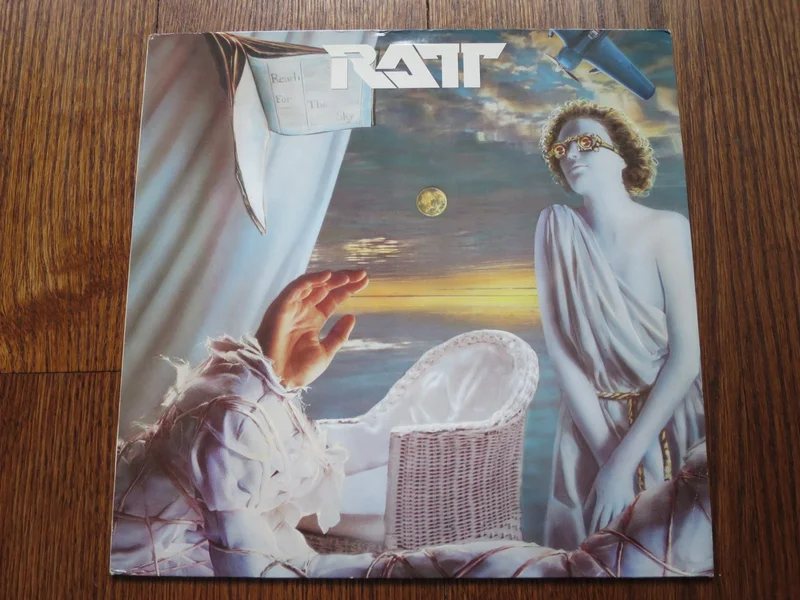 Ratt - Reach For The Sky