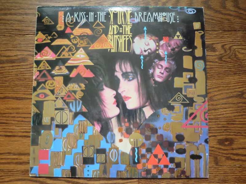 Siouxsie And The Banshees - A Kiss In The Dreamhouse