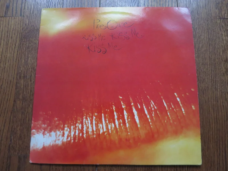The Cure - Kiss Me Kiss Me Kiss Me