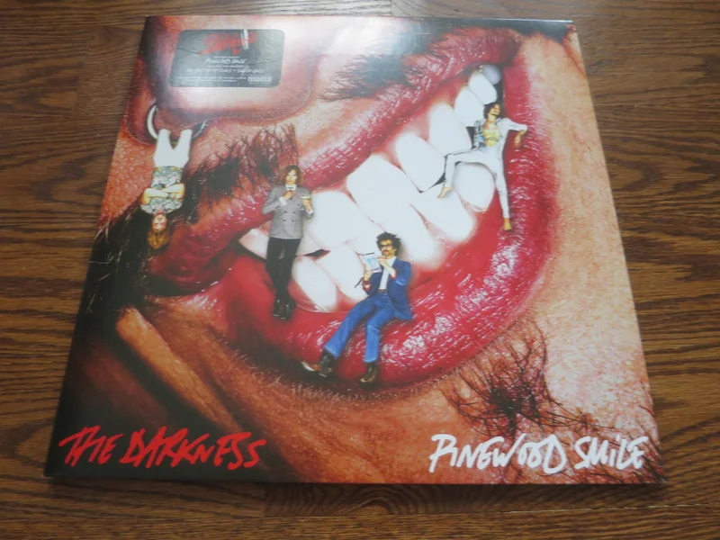 The Darkness - Pinewood Smile