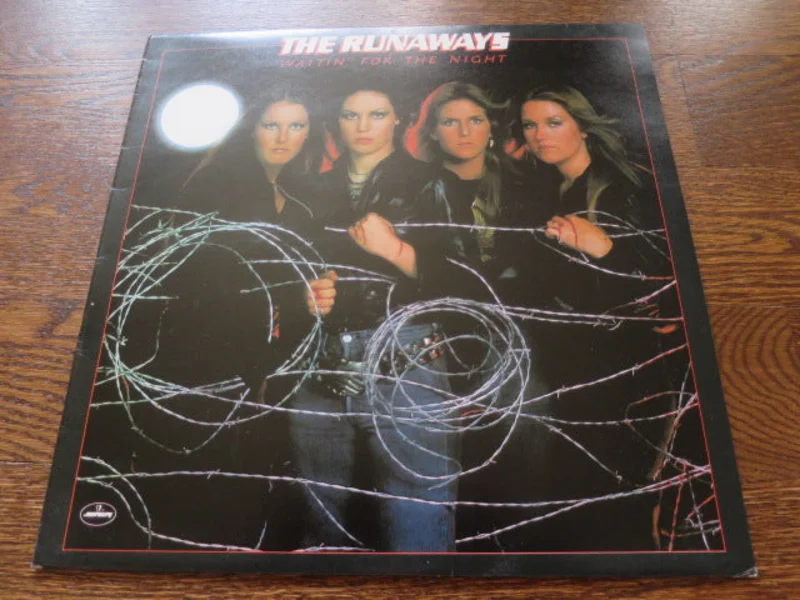 The Runaways - Waitin' For The Night