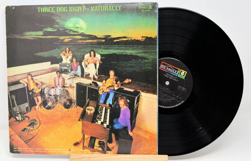 Three Dog Night - Naturally