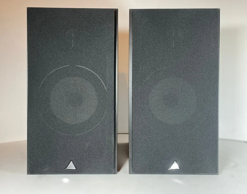 Triangle Borea BRO3 Bookshelf speaker pair