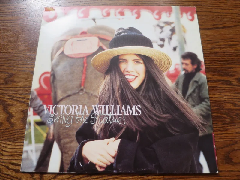 Victoria Williams - Swing The Statue