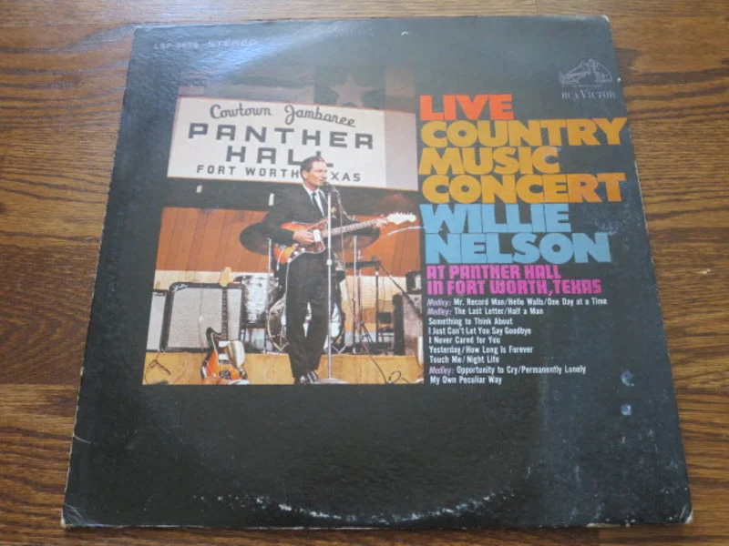 Willie Nelson - Live Country Music Concert